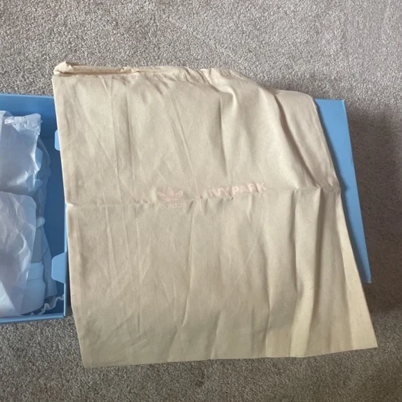 IVY PARK Super Sleek 10.5 - Picture 3 of 9